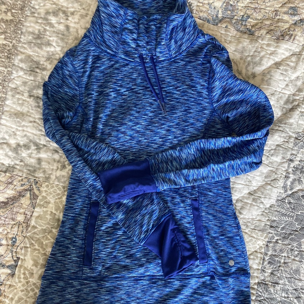 Fleece-lined active wear sweatshirt